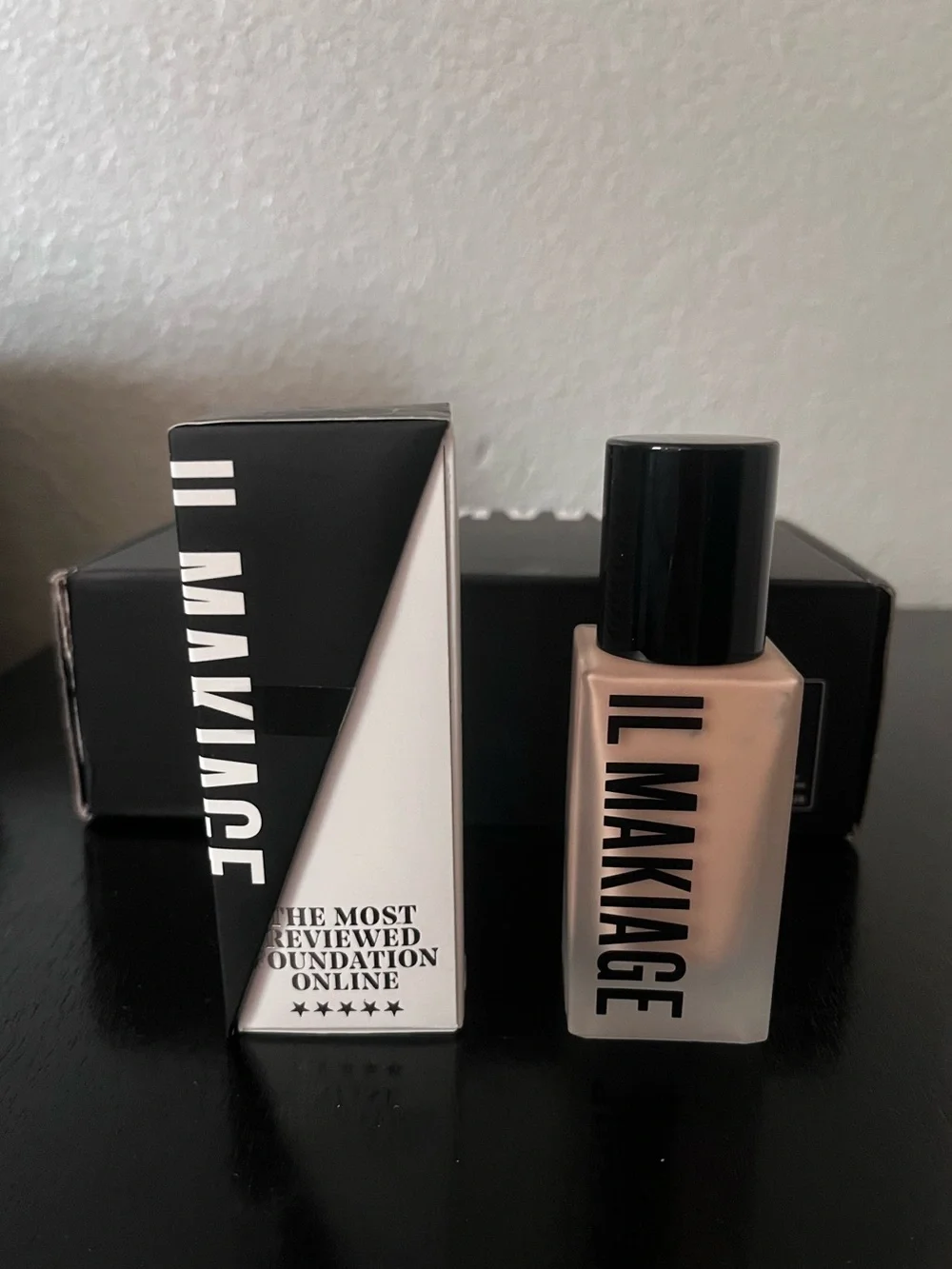 IL Makiage Woke Up Like This Flawless Base Foundation